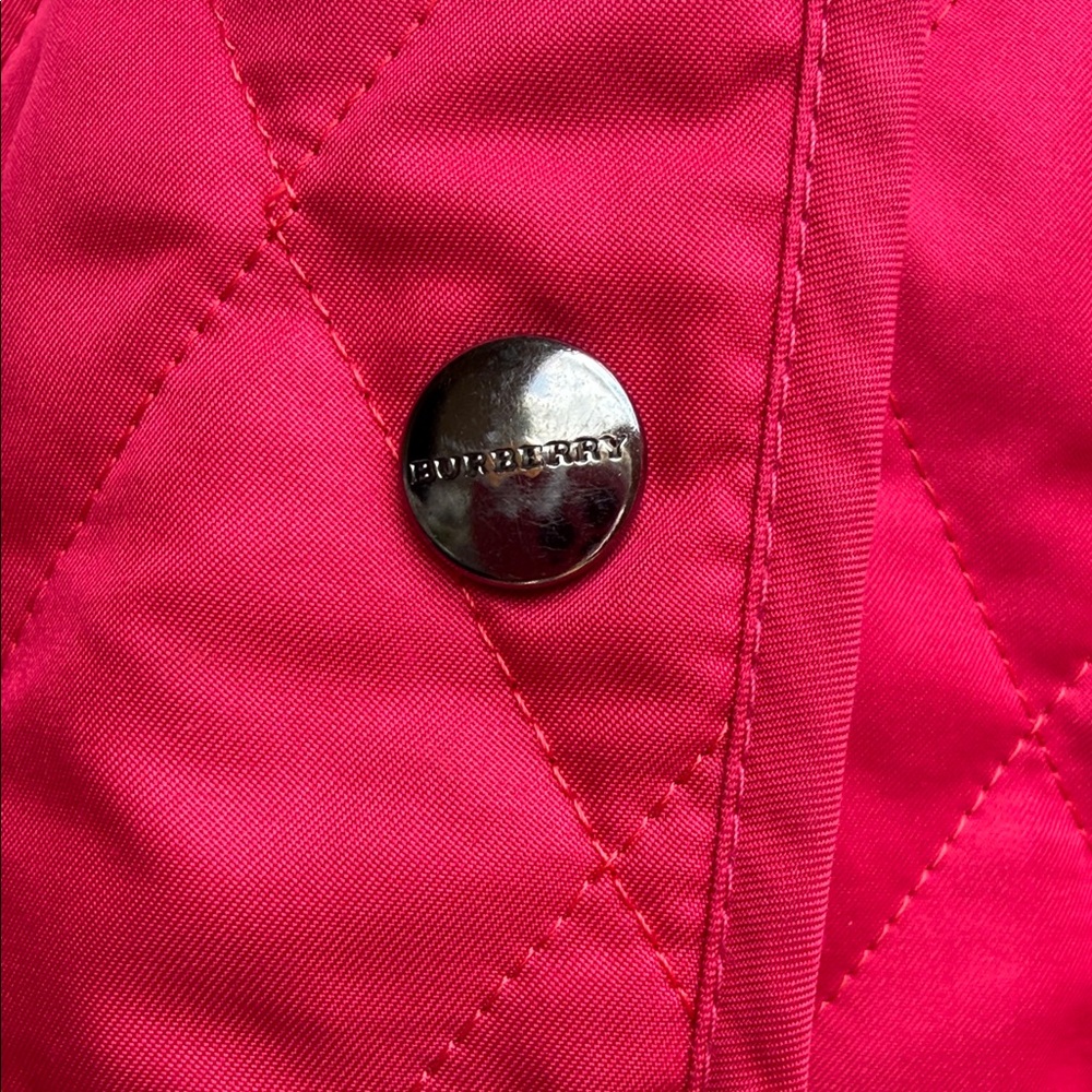 Burberry Quilted Button-Front Women's Jacket in Magenta Pink size S - Picture 4 of 8